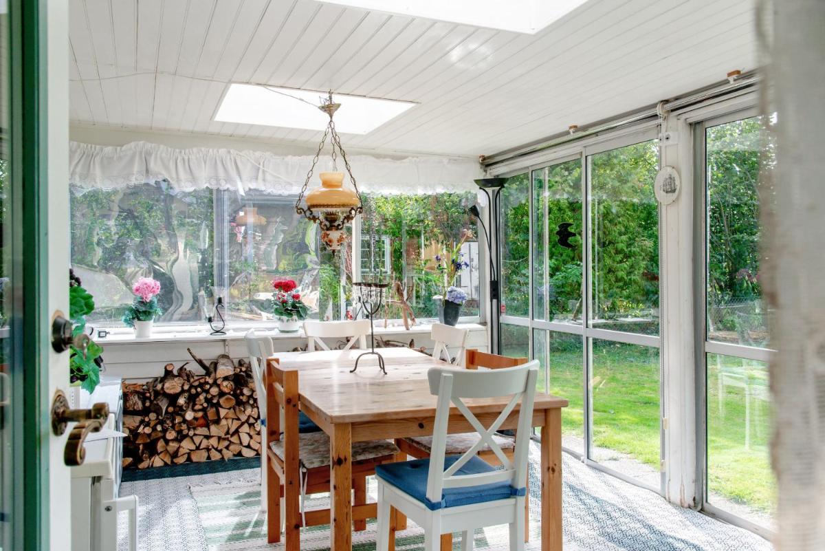 Cottage with own jetty in Ljungbyhed - Housity