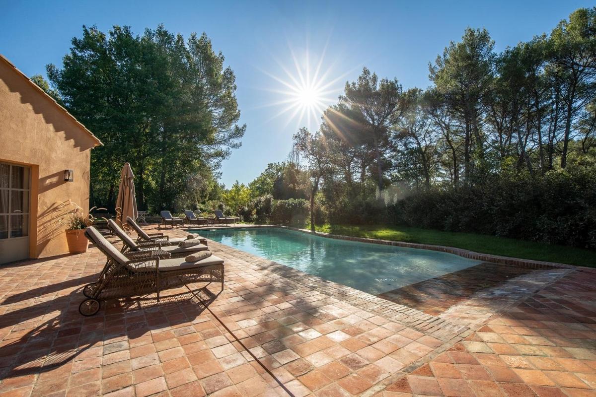 Piscine de l'établissement Château de Berne ou située à proximité