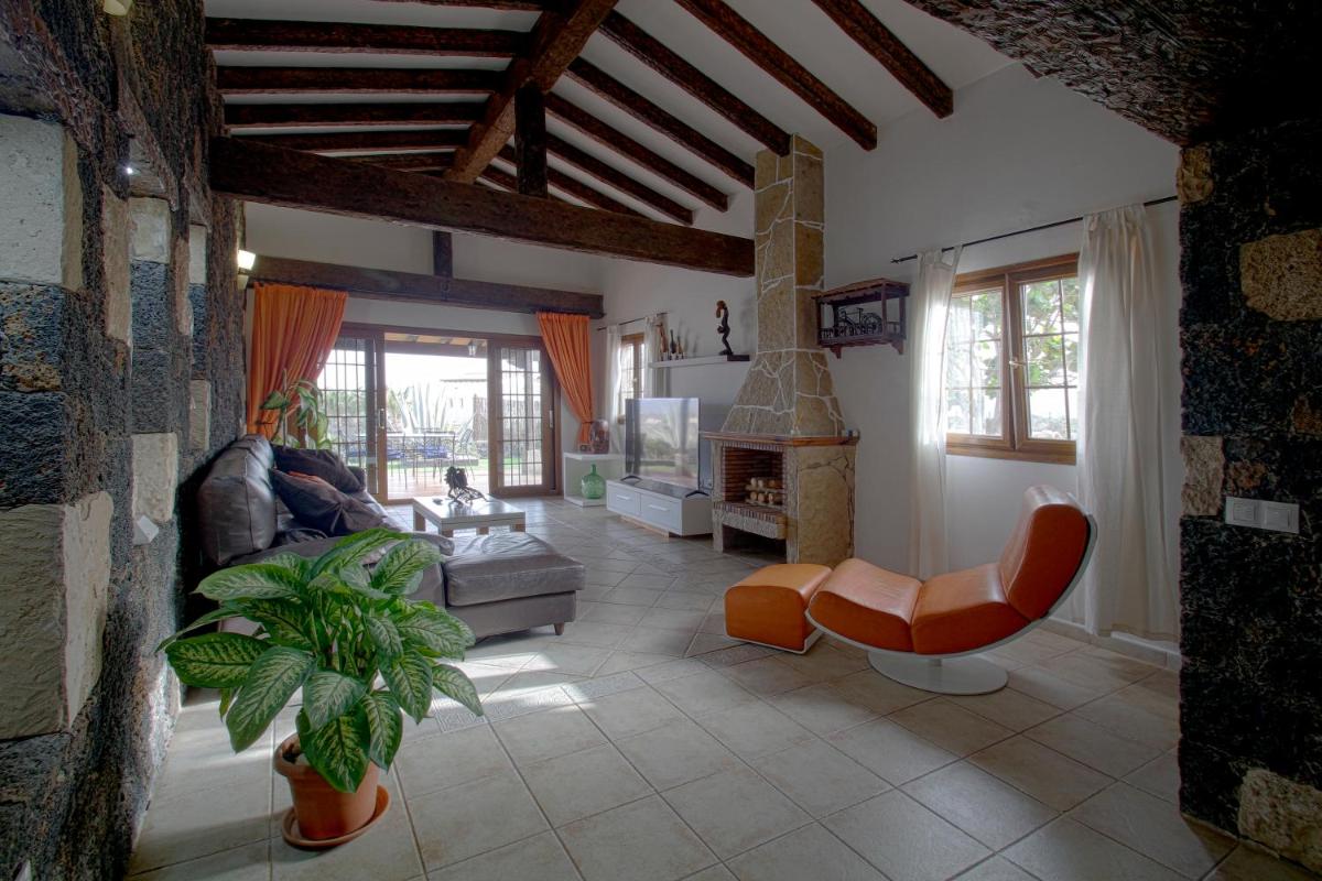 Villa Los Volcanes - Housity