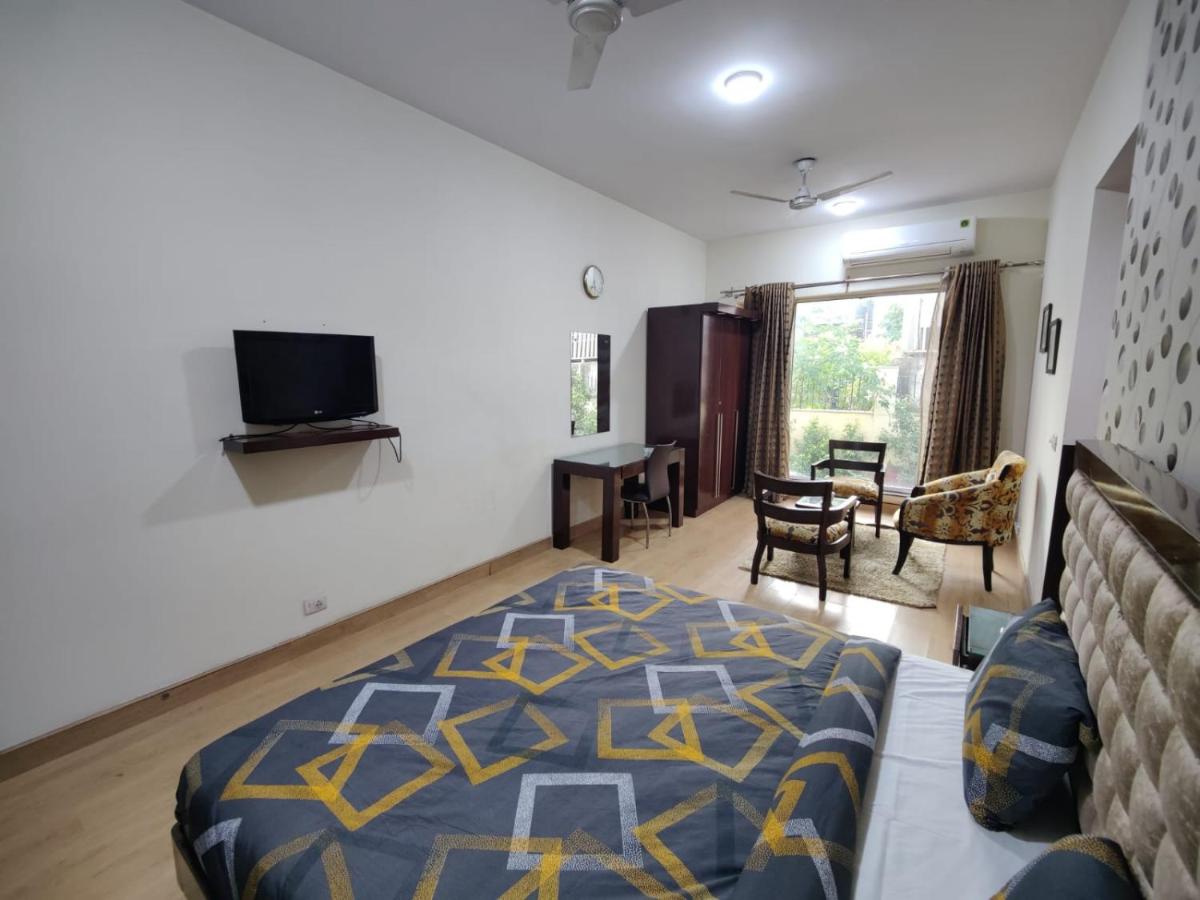 Luxurious Studio Apartment Near Huda Metro Station - Housity