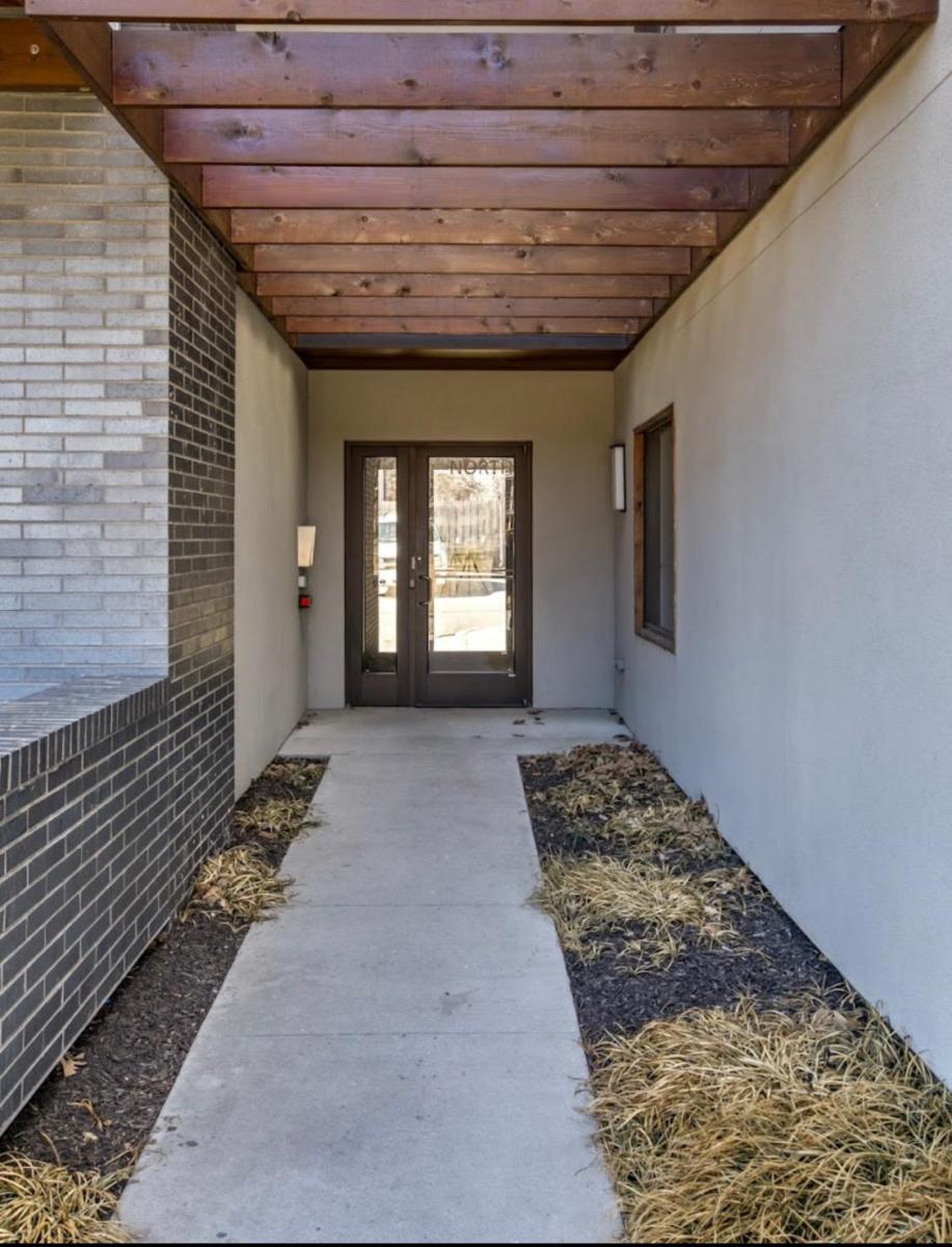 Modern Apt in Midtown KC- Close to Everything - Housity