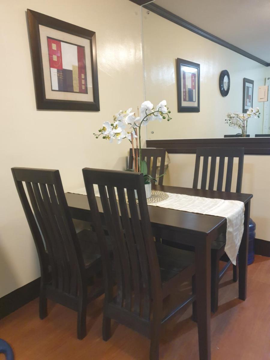 One Oasis 2BR Apartment with Pool Access Beside SM Mall - Housity