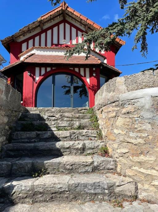 Villa Belair à Proximité d'Avignon 6 couchages-Petite piscine à débordement avec vue Panoramique - Housity