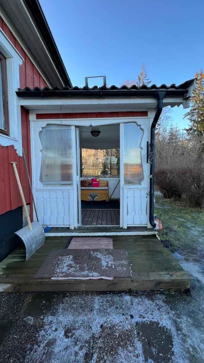 Familjevänlig stor villa med 2 rum, nära till Örebro och Ludvika - Housity