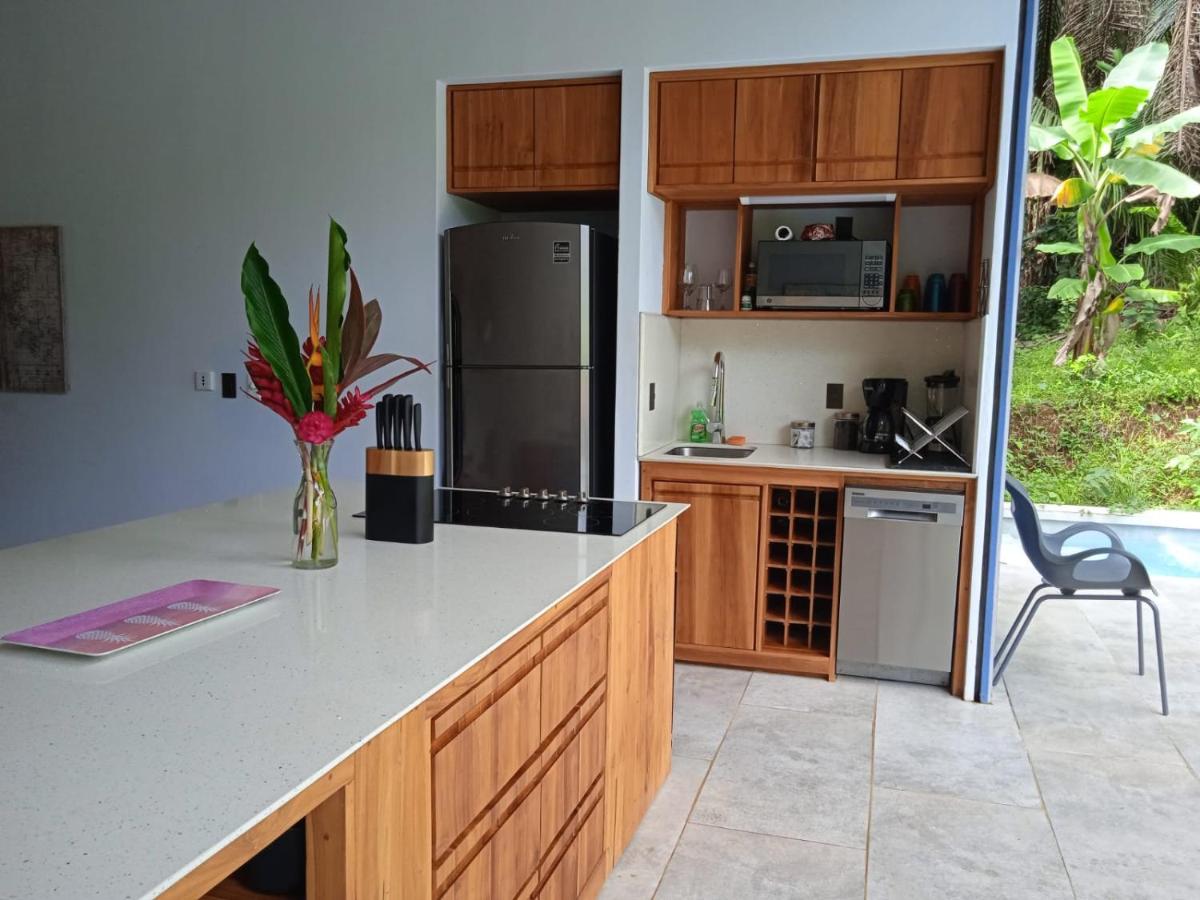 2BR Fabulous Blue House near QueposMA - Housity