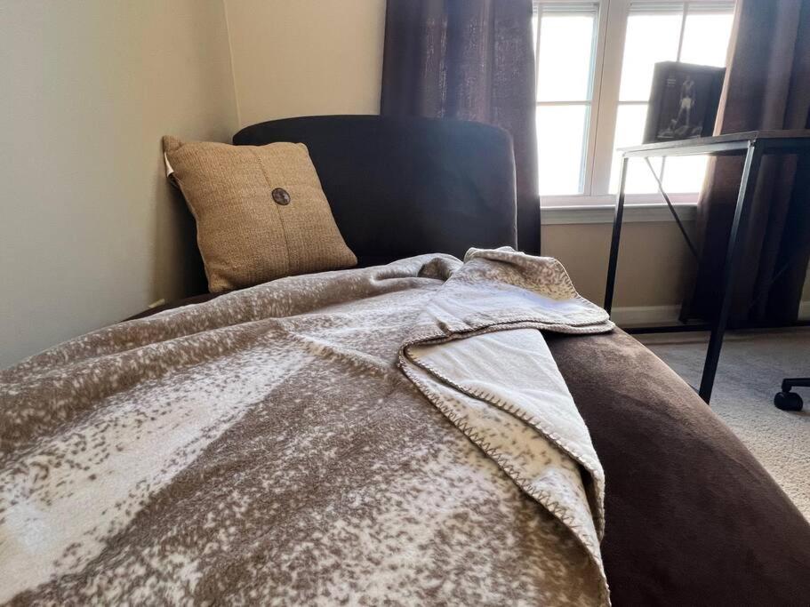 THE PERFECT Greensboro Escape - Housity