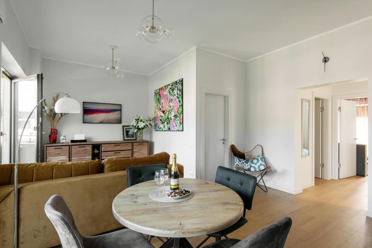 Seaside Stories - Housity