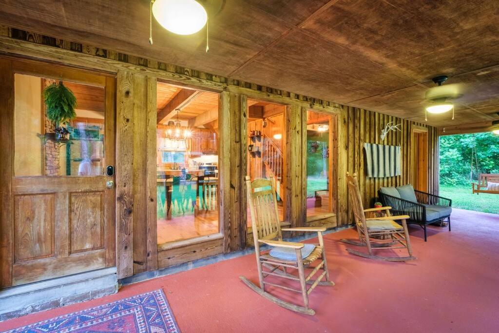 StackRock Cabin in Blue Ridge Mountains - Housity