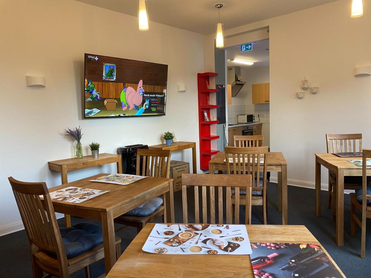 Ferienunterkunft mit 4 Doppelzimmern in Einbeck!! - Housity