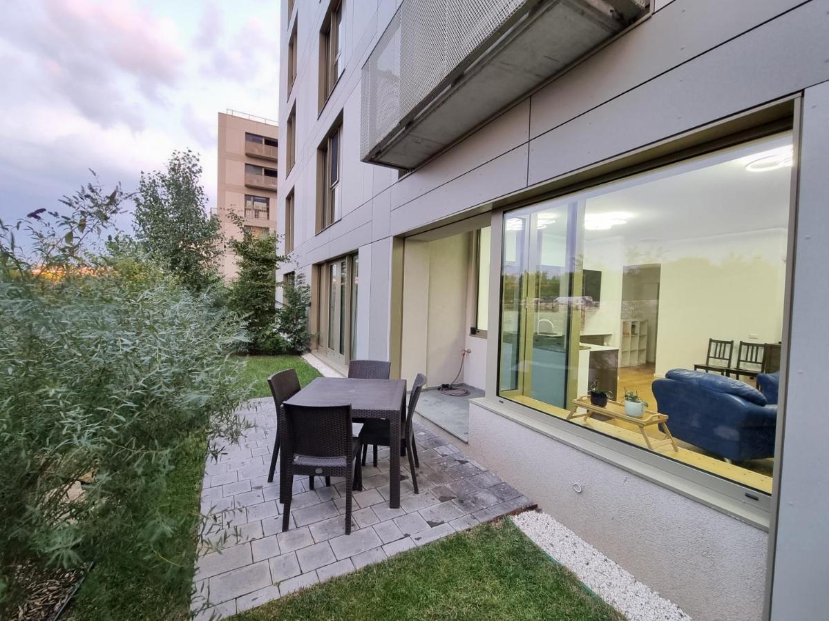 Suitetrails - Bucharest Aviatiei Park & Herastrau Apartments with Terrassa