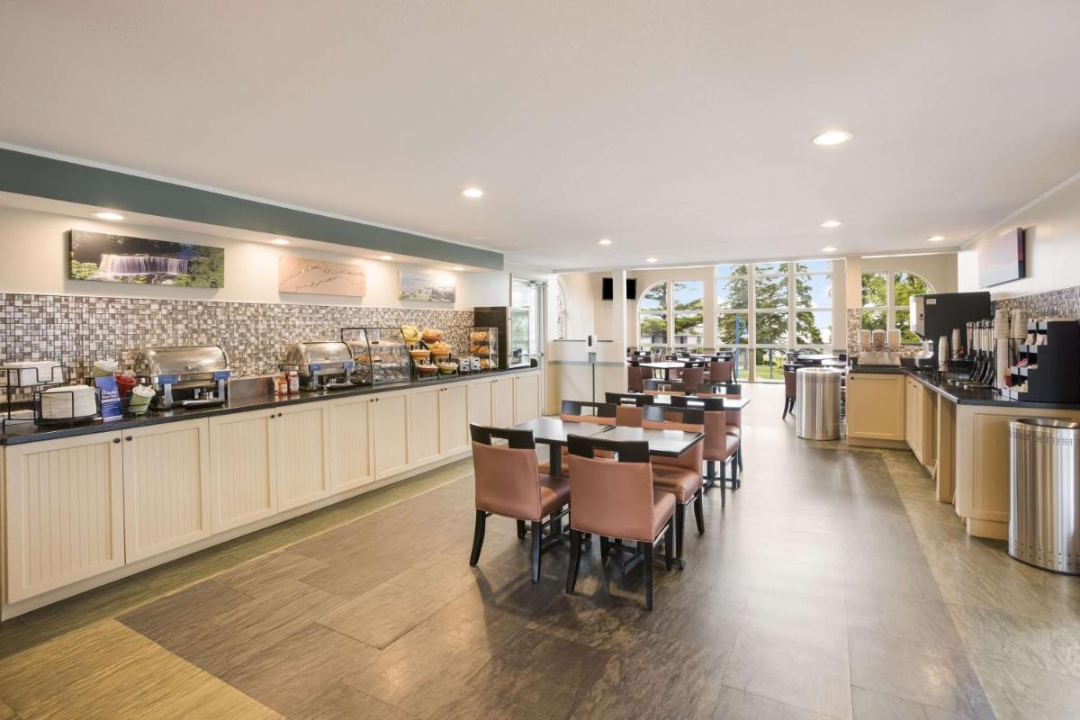 Best Western Harbour Pointe Lakefront - Housity
