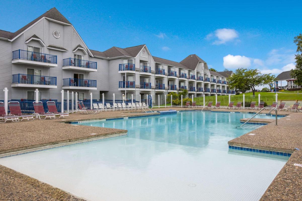 Best Western Harbour Pointe Lakefront - Housity
