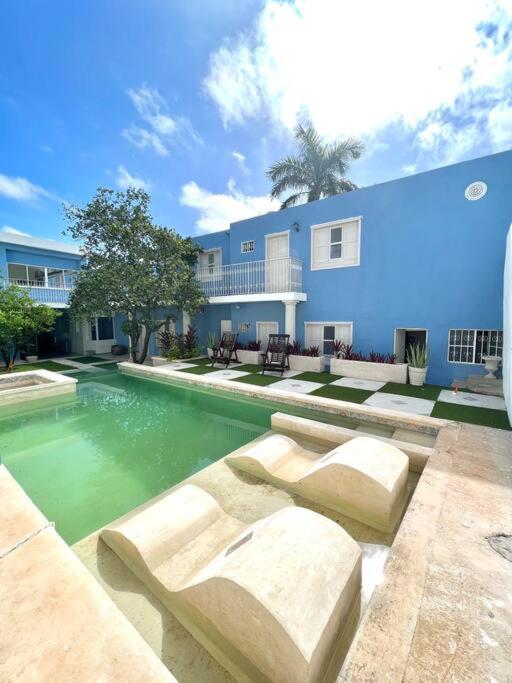 Elizabeth II Paseo Montejo Merida con Piscina - Housity