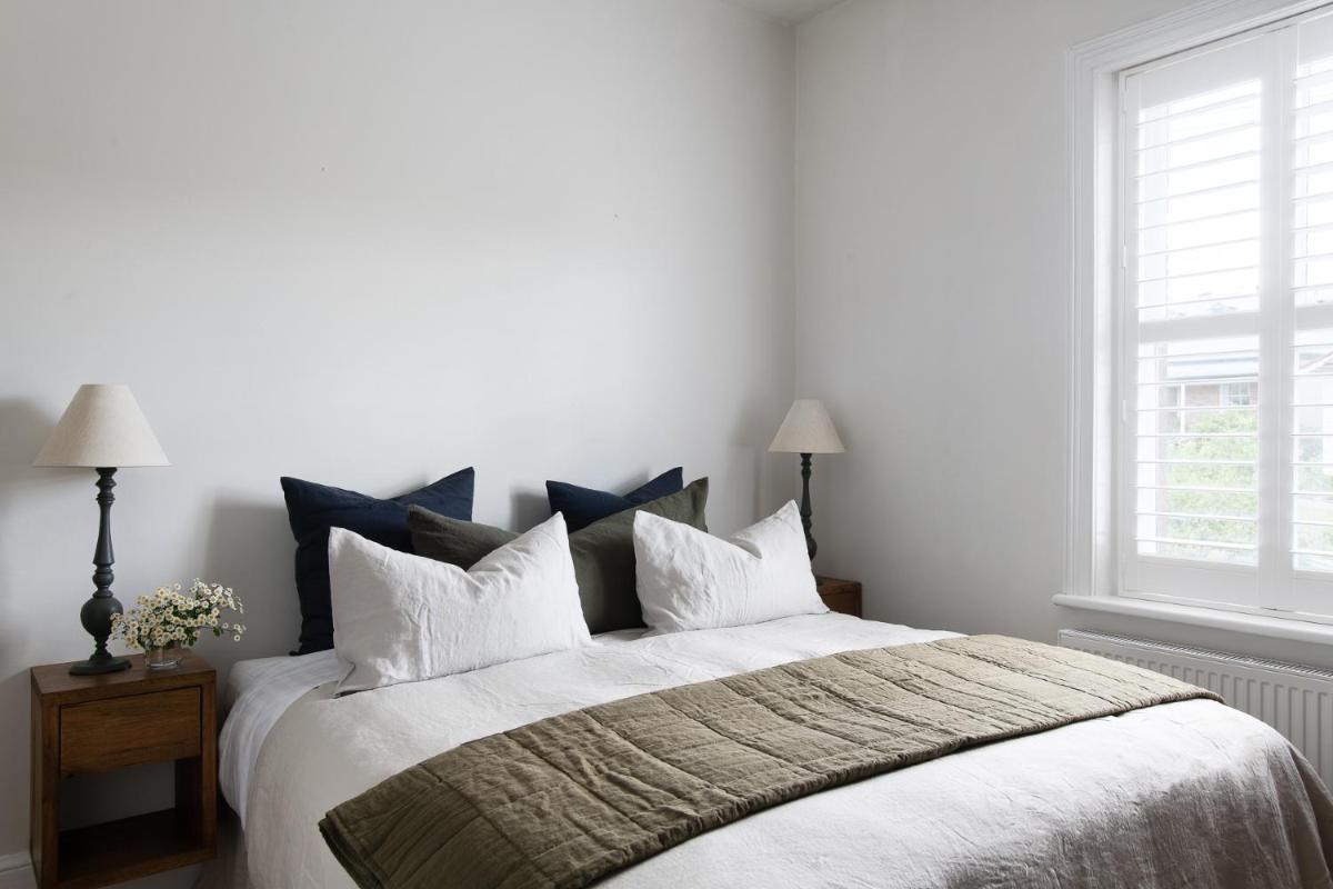 Henry’s on Balfour - Historic understated luxury - Housity