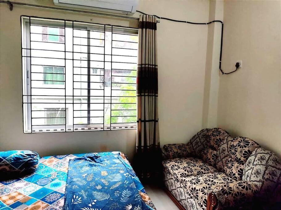 Secured Studio Apartment near Airport AC WiFi Oven - Housity