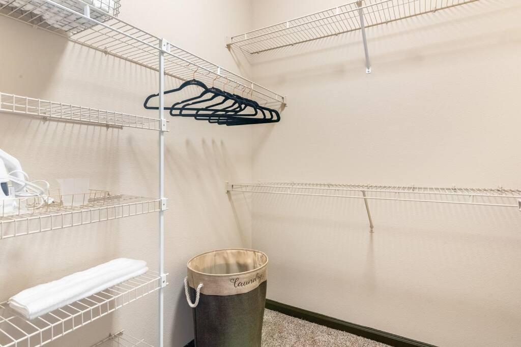 Lux Stay Vacation in style fully furnished unit with rental car - Housity
