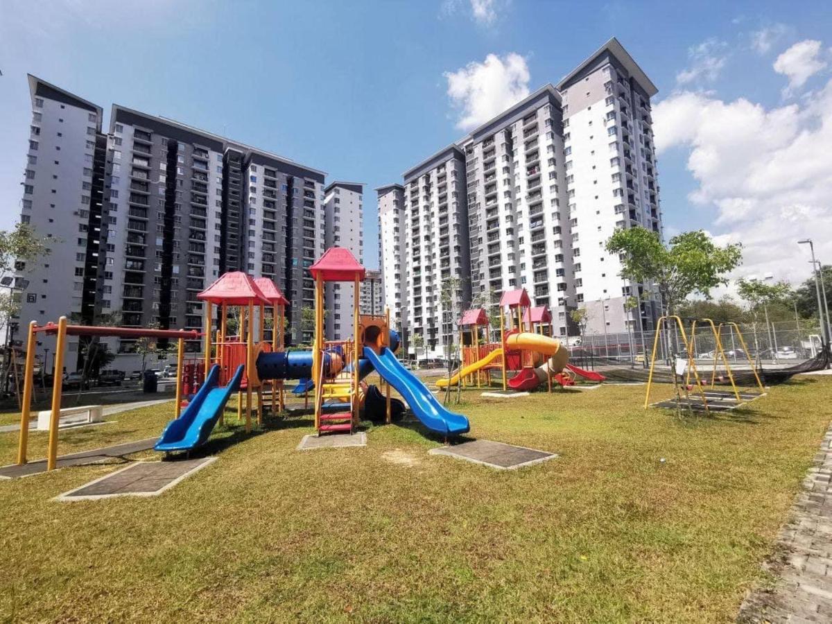Homestay Ar Rayyan RESIDENSI LAGUNA BIRU - Housity
