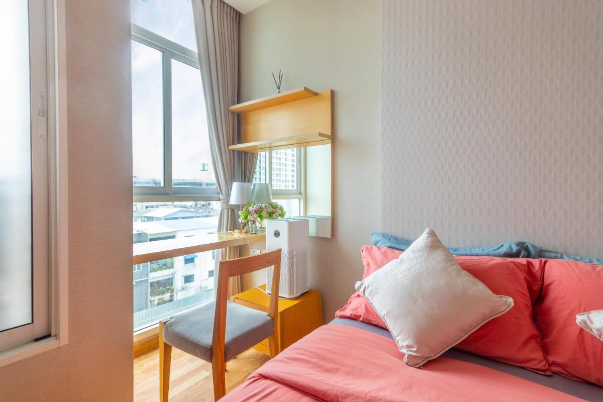 The Coast Bangkok Skywalk to BTS & BITECH Bangna - Housity