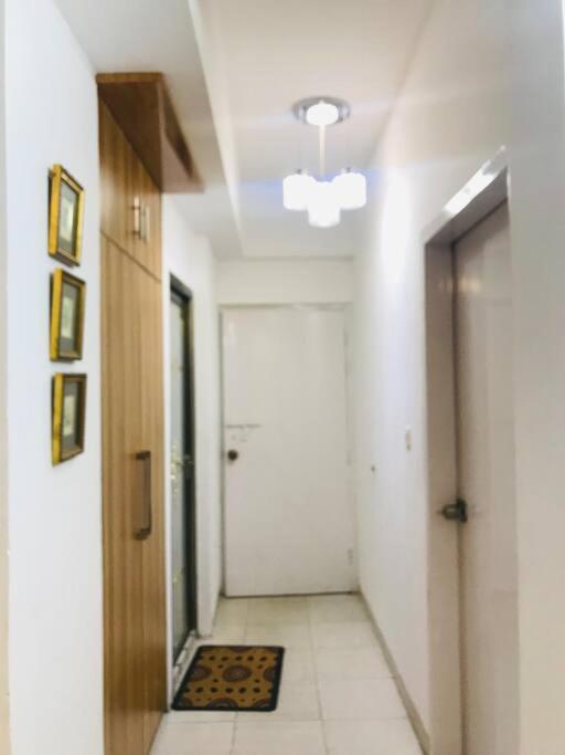 Couple Friendly Private Room Basundhara Dhaka - Housity