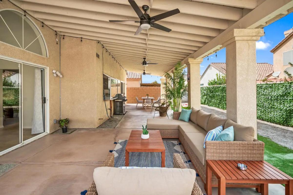 Golden Desert Getaway Family Friendly Home - Housity