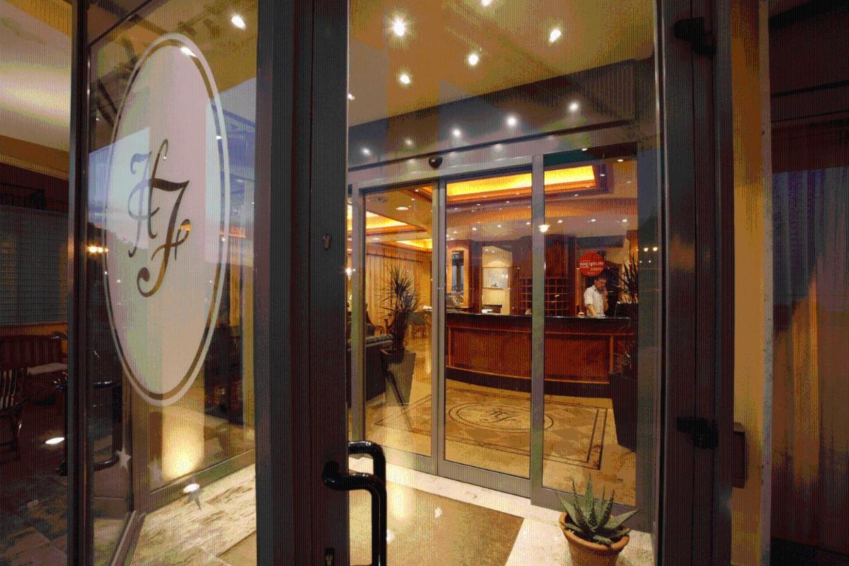 Hotel Florida Lerici - Housity