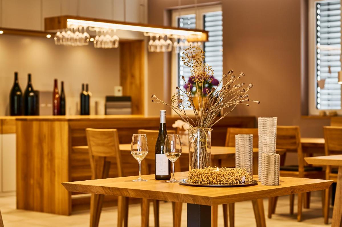 Ferienwohnungen im Weingut Huff-Doll - Housity