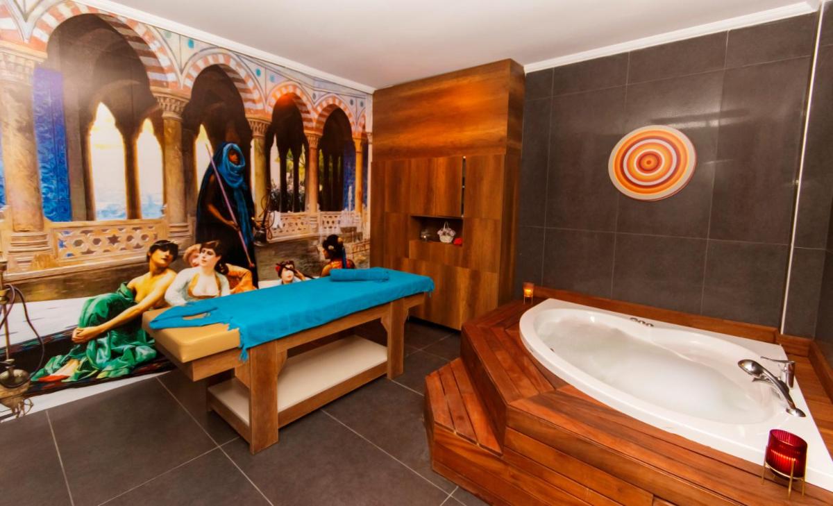 CONNECT THERMAL HOTEL - Housity