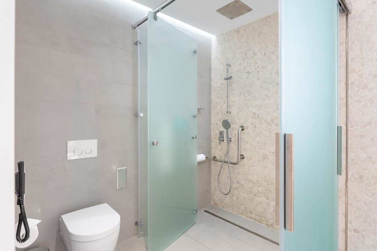 Un baño de Royal Hideaway Corales Beach - Adults Only
