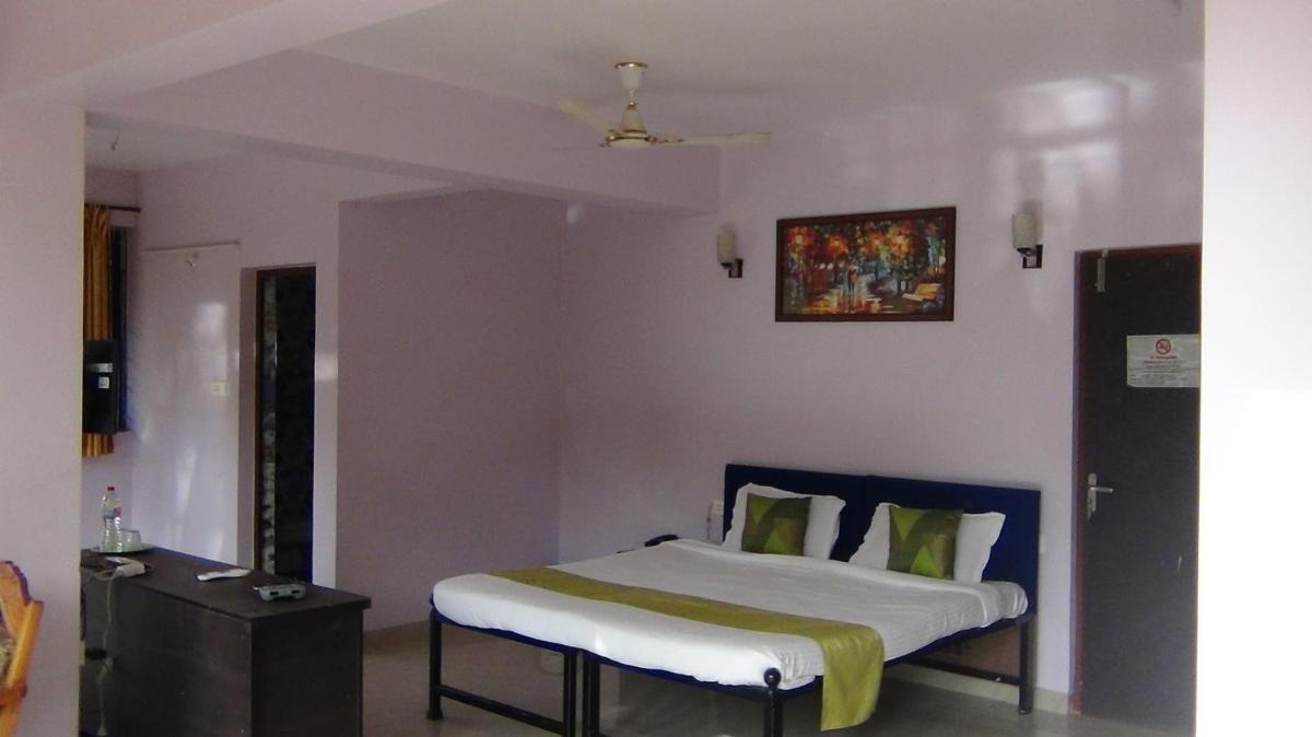 COLOURS FLY HOTEL - Housity