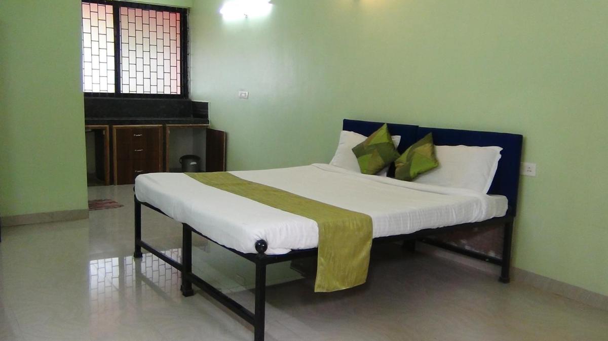 COLOURS FLY HOTEL - Housity