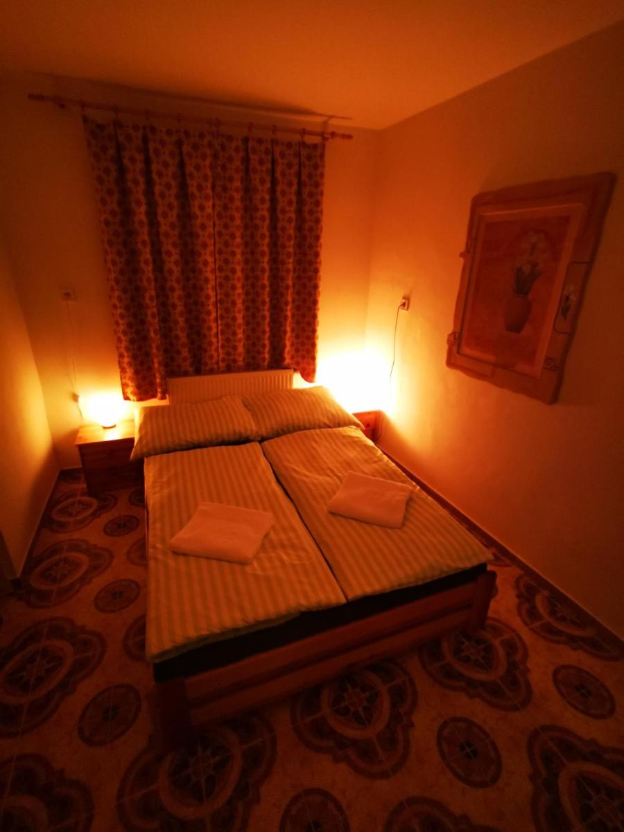 Apartmán na Náměstí 55 - Housity