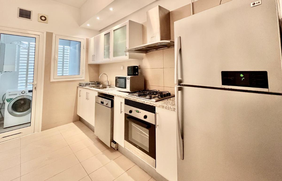 One Bedroom With a View Lac1 - Housity