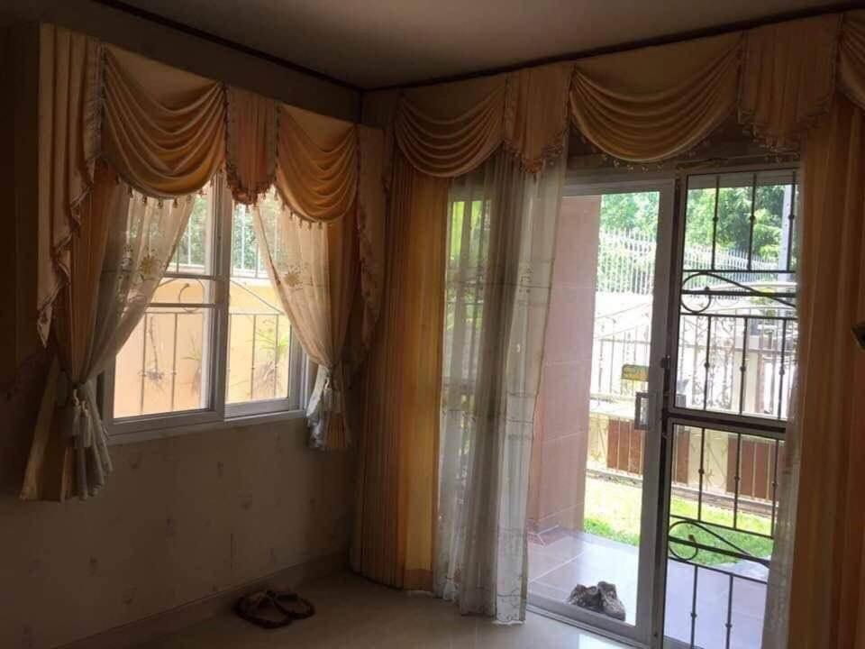 บ้านพักตากอากาศ บางปู - Housity