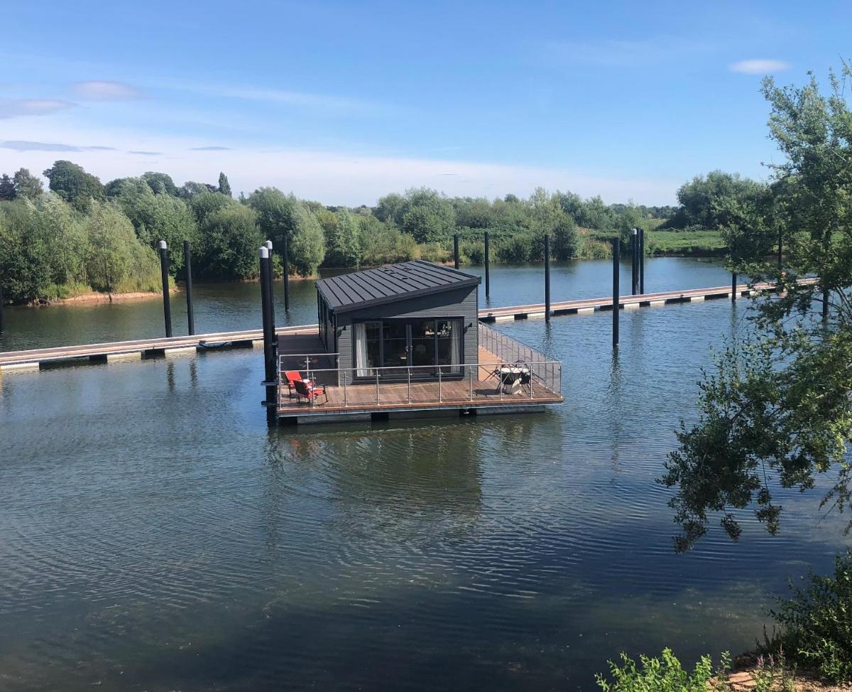 The Floating Home at Upton - Housity