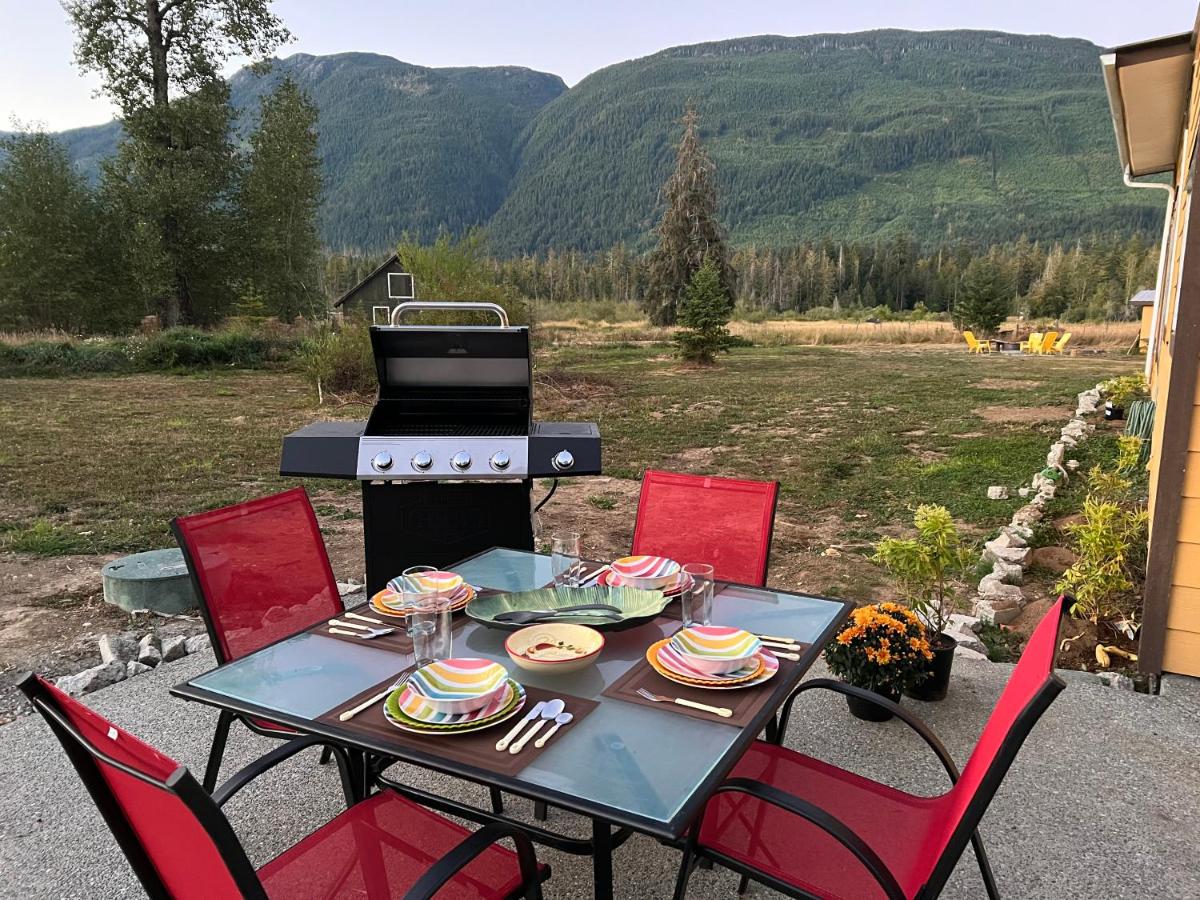 Country home, Sleeps 6 pets friendly - Housity