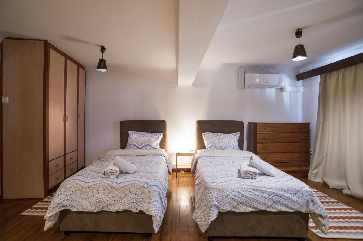 Suitetrails - Deucalion Stone Apartment in the Centre of Arachova