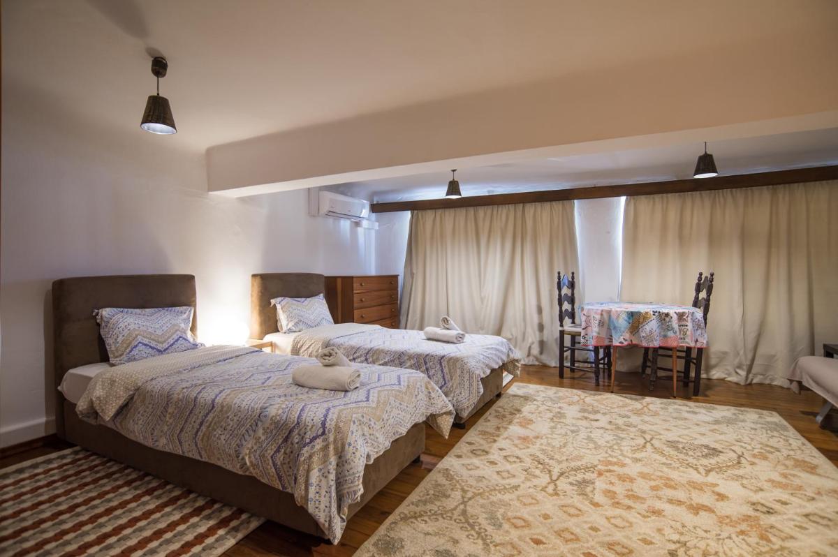 Suitetrails - Deucalion Stone Apartment in the Centre of Arachova