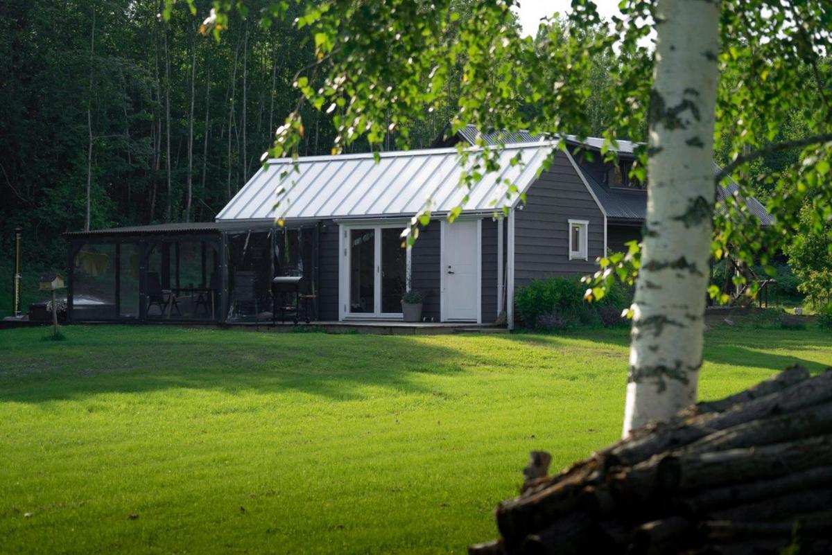 Baltie SPA family cottage by the lake - Housity