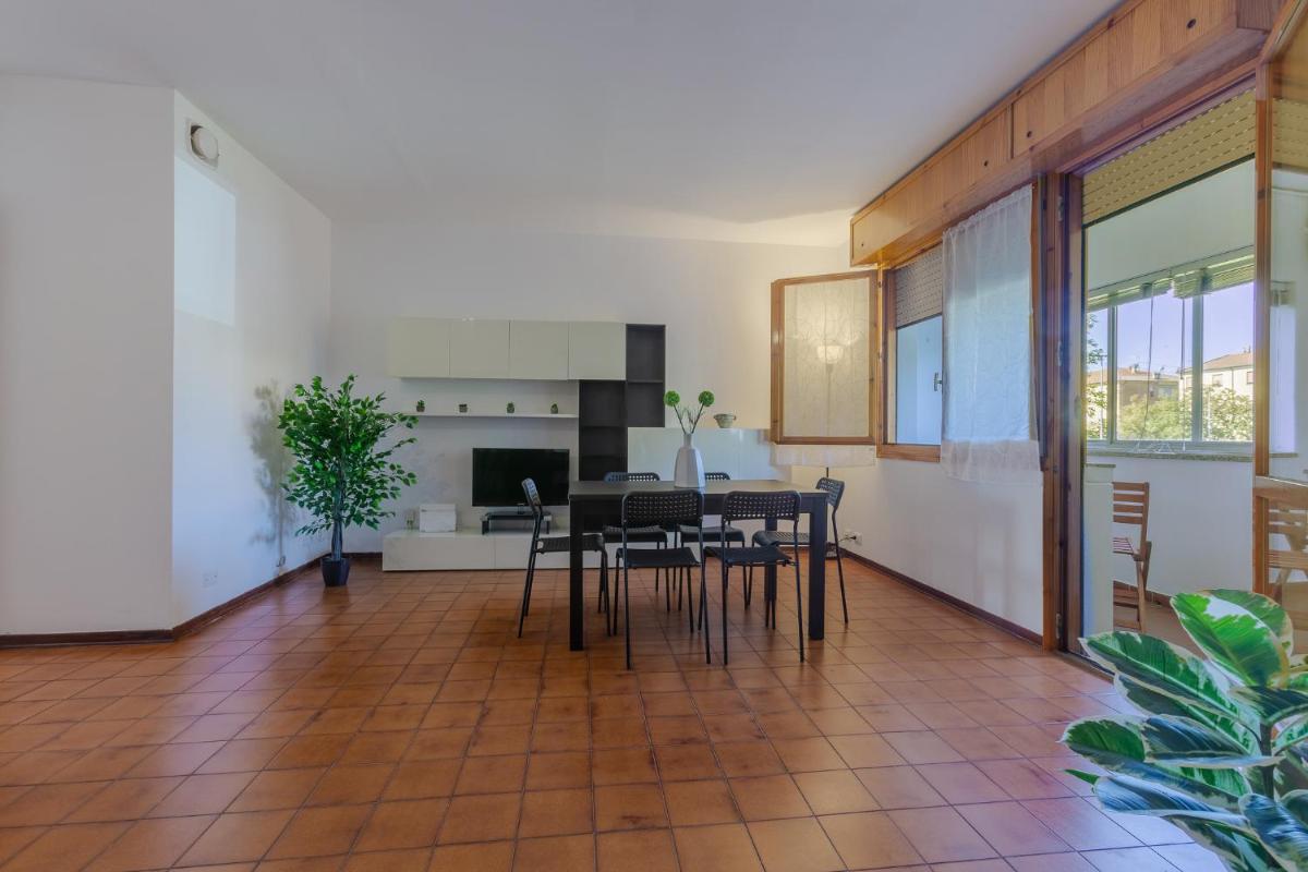Pontelagoscuro Huge & Residential Apartment - Housity