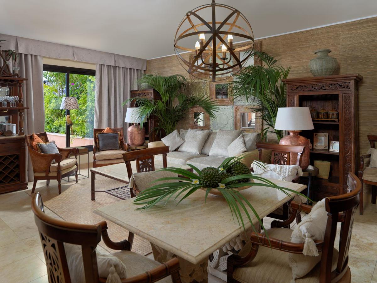 Zona de estar de Royal Garden Villas, Luxury Hotel