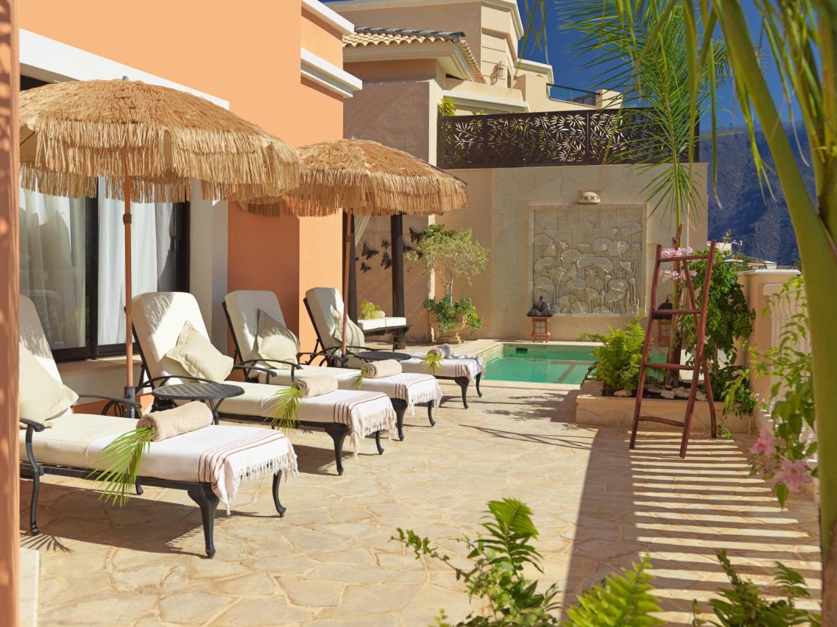 Piscina en o cerca de Royal Garden Villas, Luxury Hotel