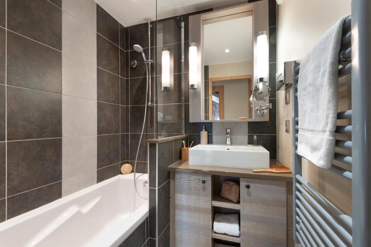 Salle de bains dans l'établissement Résidence Pierre & Vacances Premium Les Terrasses d'Hélios