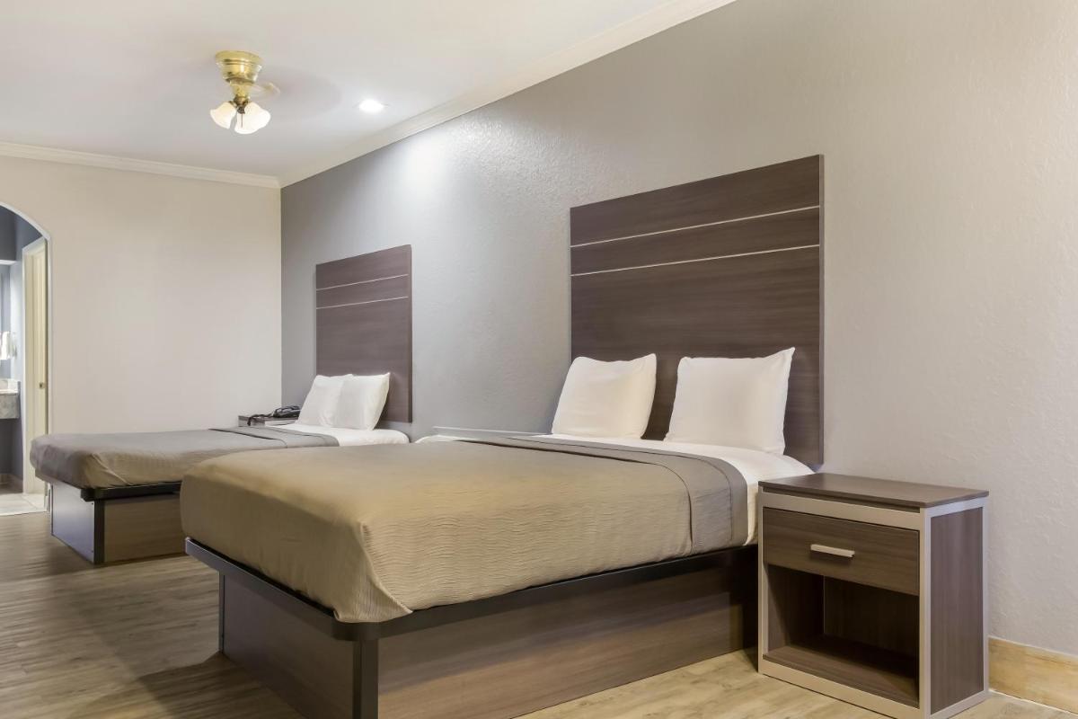 Americas Best Value Platinum Inn & Suites - Housity