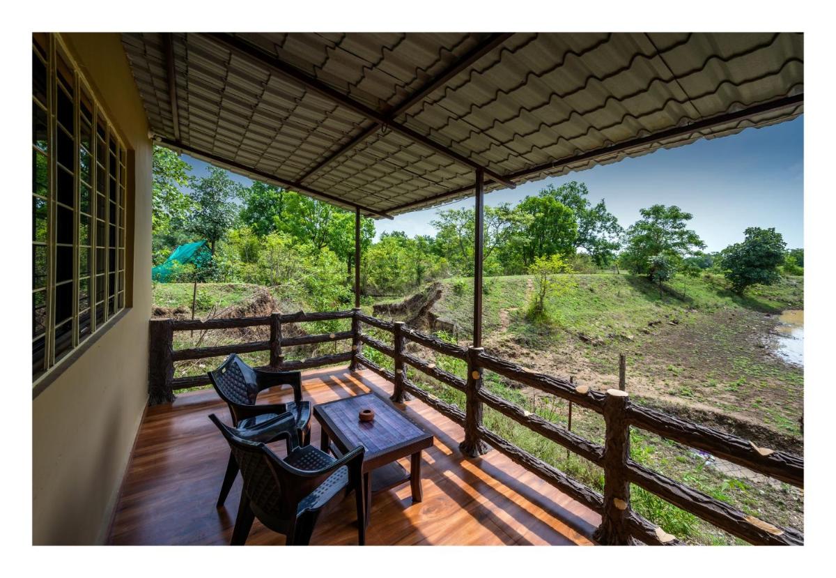 PENCH TIGER PLANET - Housity