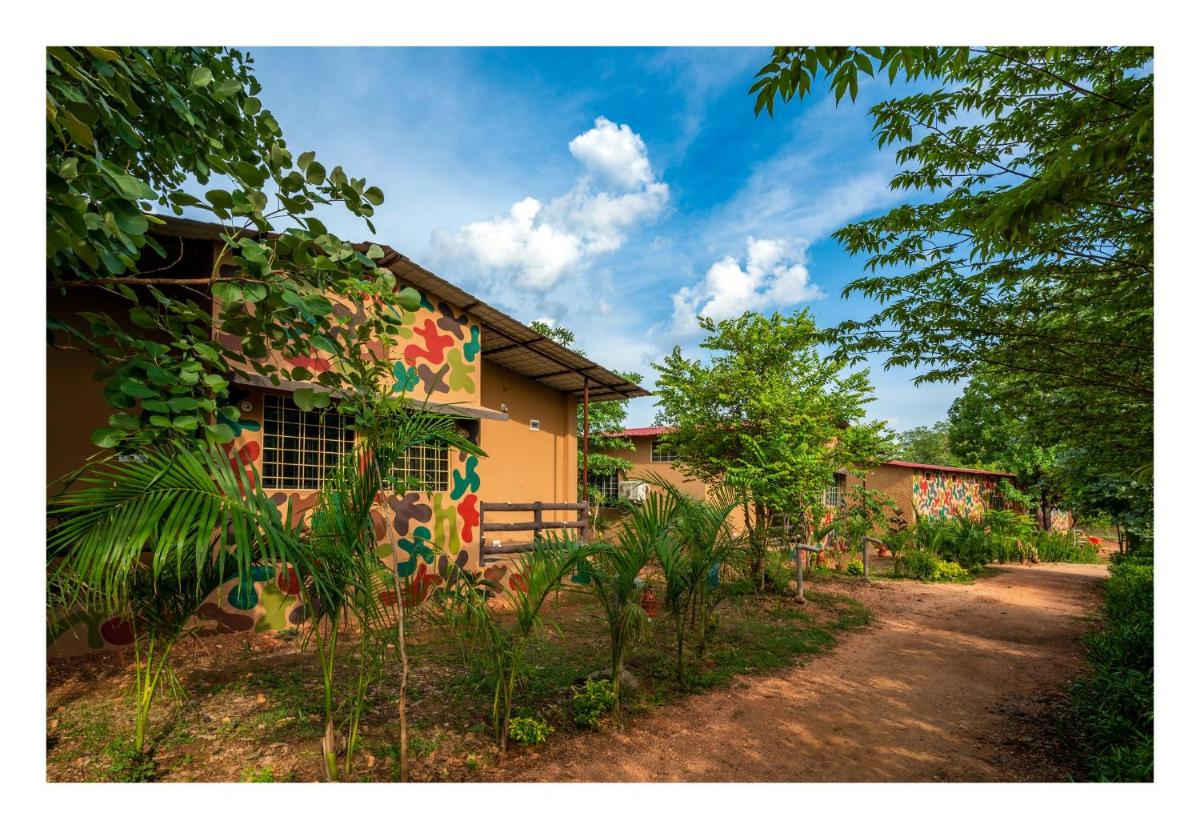 PENCH TIGER PLANET - Housity