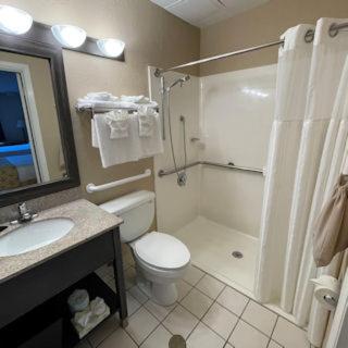 Bayside Resort Hotel - Housity