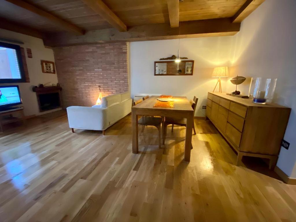 Apartament Gironella - Housity