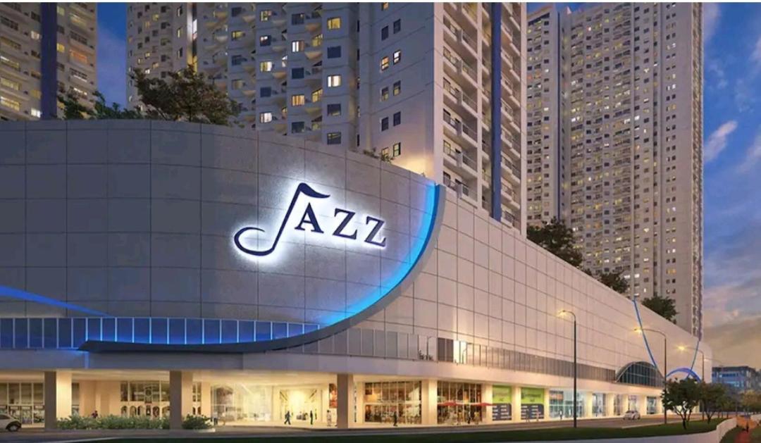 Ronnzel staycation in Jazz Residence Makati - Housity