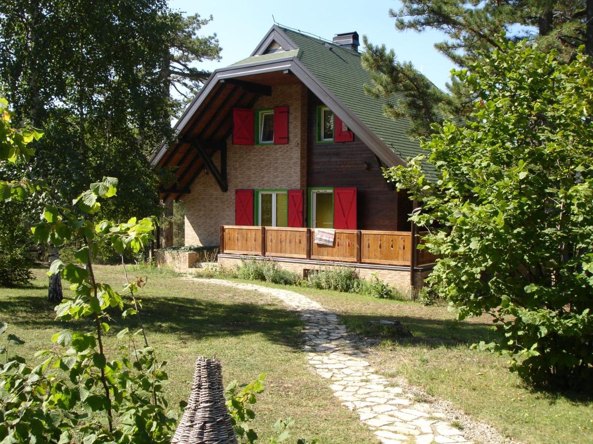 Zeleni Čardaci etno apartmani - Housity