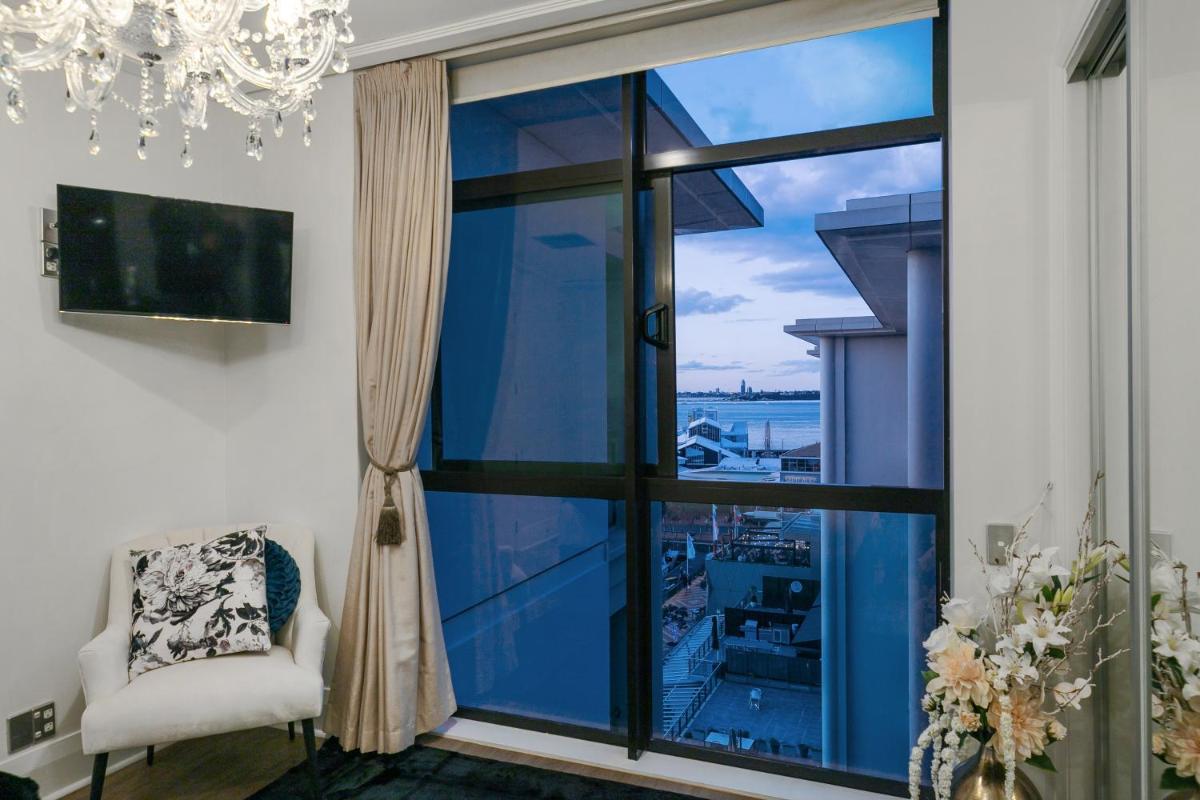 The Prestigious Penthouse - Housity